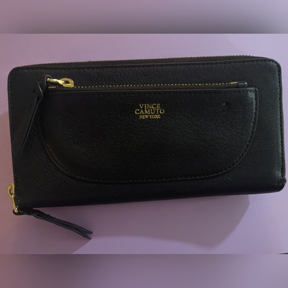 Vince Camuto Wallet - Picture 1 of 5